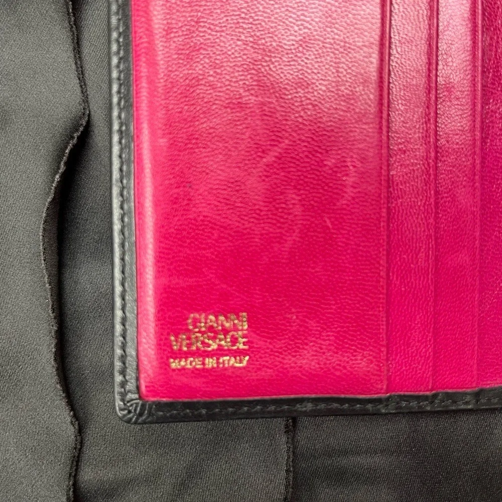 Gianni Versace Vintage La Medusa Black Pink Leather‎ Bi-Fold Wallet Cardholder